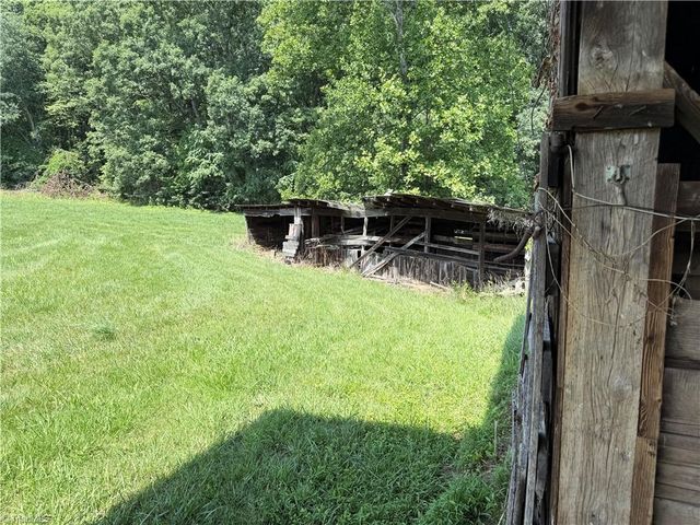 2809 Flint Hill Road, East Bend, NC 27018