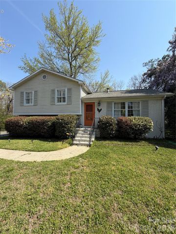 6701 Rugby Lane, Charlotte, NC 28226