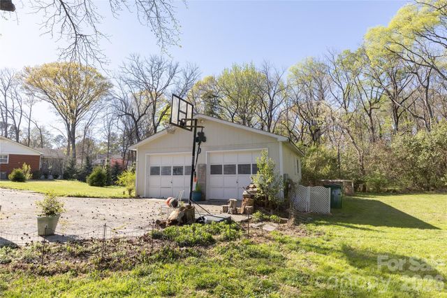 6701 Rugby Lane, Charlotte, NC 28226