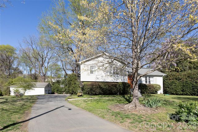 6701 Rugby Lane, Charlotte, NC 28226