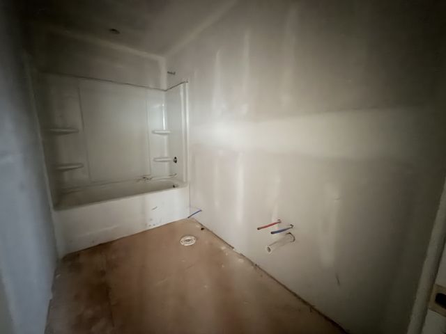 630 Avondale Rd, Oak Grove, KY 42262