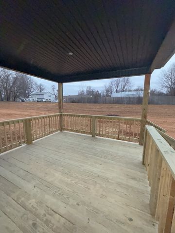 630 Avondale Rd, Oak Grove, KY 42262