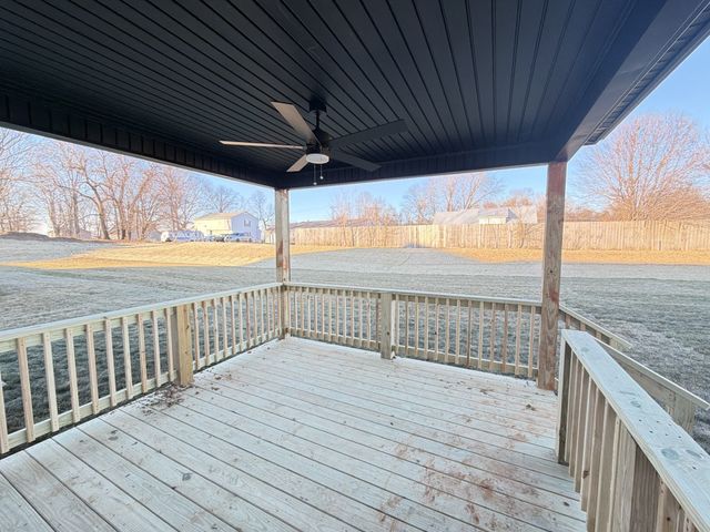 630 Avondale Rd, Oak Grove, KY 42262