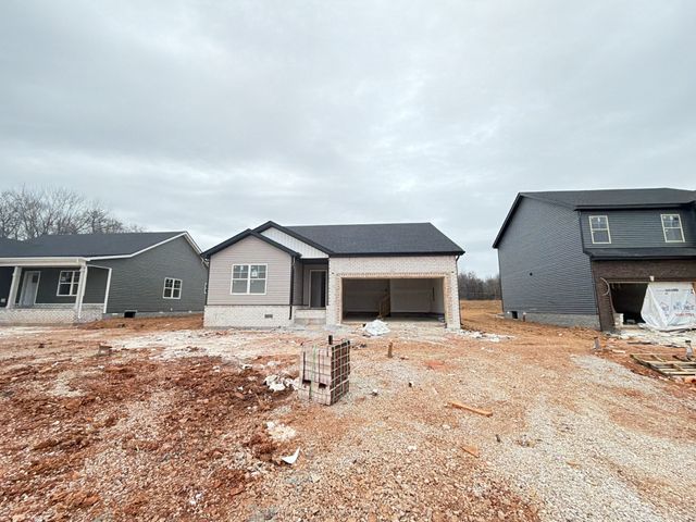 630 Avondale Rd, Oak Grove, KY 42262