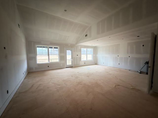 630 Avondale Rd, Oak Grove, KY 42262