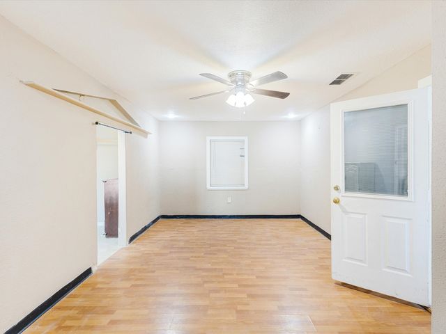 2618 NW 23rd Street, Fort Worth, TX 76106
