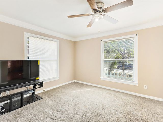 2618 NW 23rd Street, Fort Worth, TX 76106