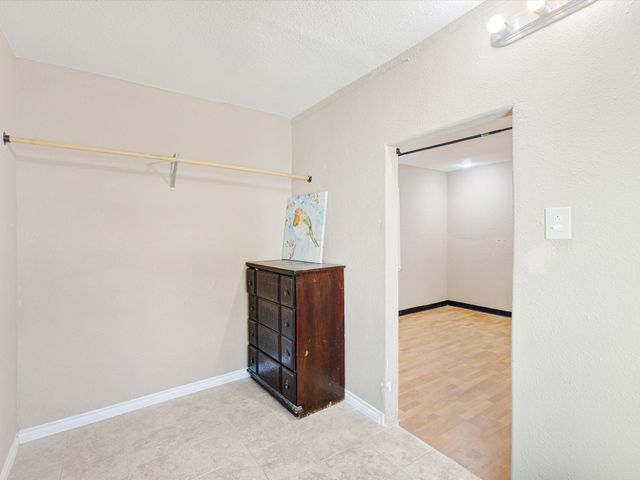 2618 NW 23rd Street, Fort Worth, TX 76106