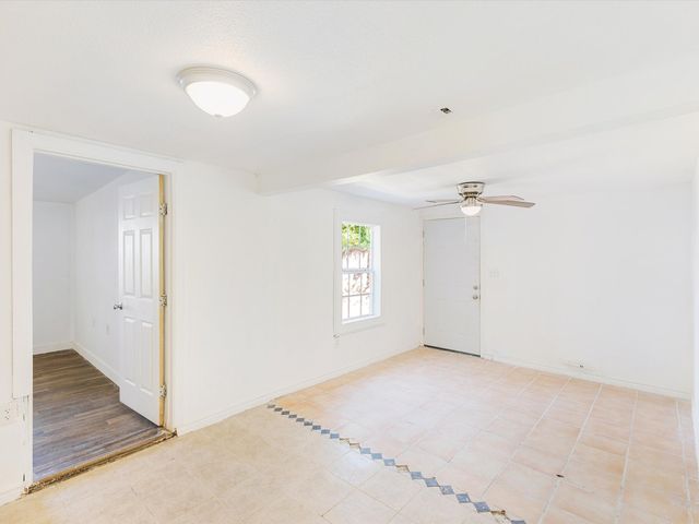 2618 NW 23rd Street, Fort Worth, TX 76106