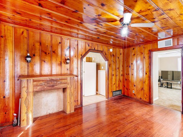 2618 NW 23rd Street, Fort Worth, TX 76106