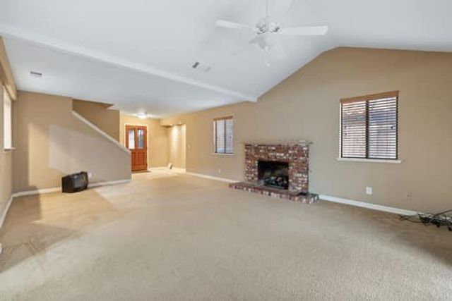 913 Valley Way, Madera, CA 93637