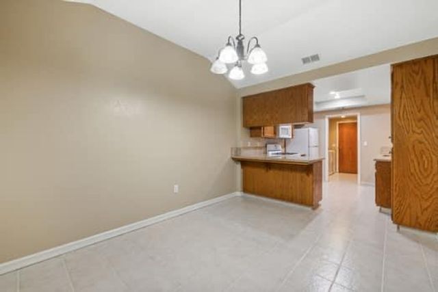 913 Valley Way, Madera, CA 93637