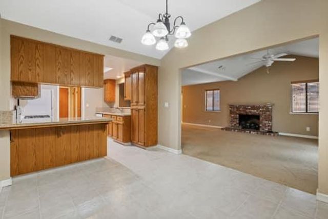 913 Valley Way, Madera, CA 93637