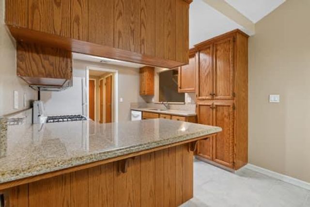 913 Valley Way, Madera, CA 93637