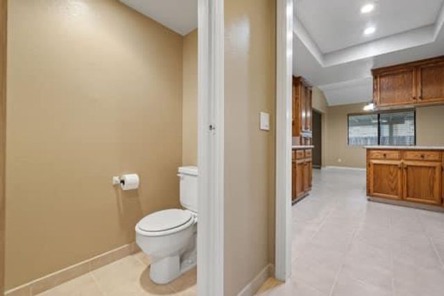 913 Valley Way, Madera, CA 93637