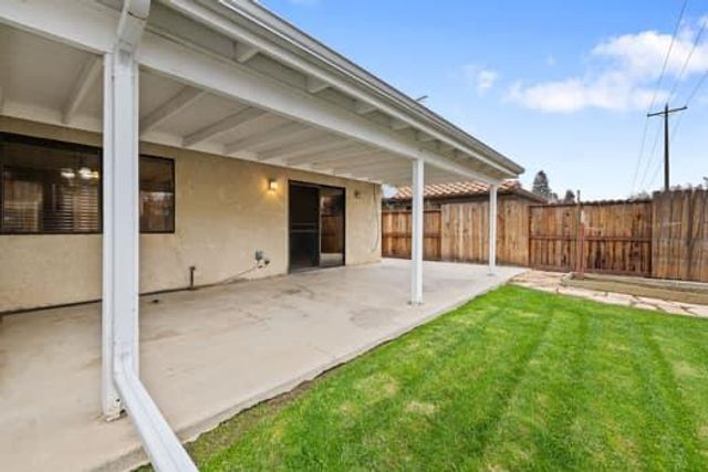 913 Valley Way, Madera, CA 93637