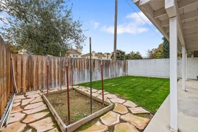 913 Valley Way, Madera, CA 93637