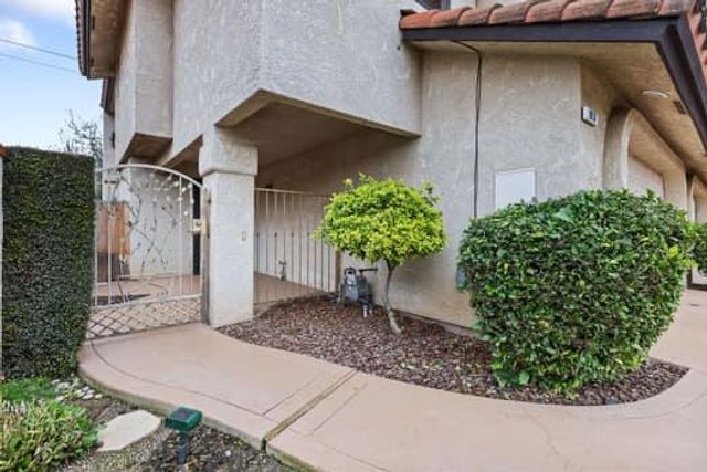 913 Valley Way, Madera, CA 93637