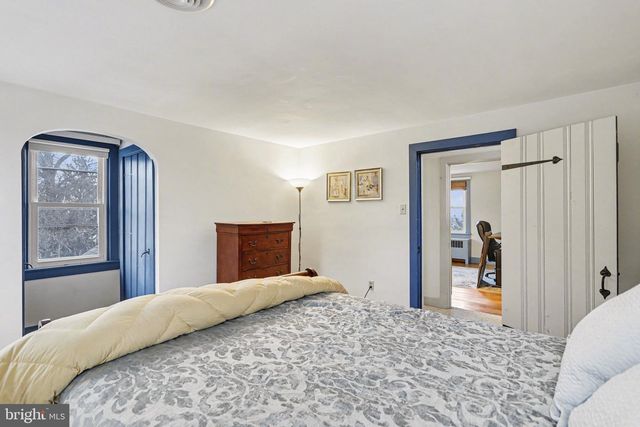 1068 GRANDVIEW RD, Hanover, PA 17331