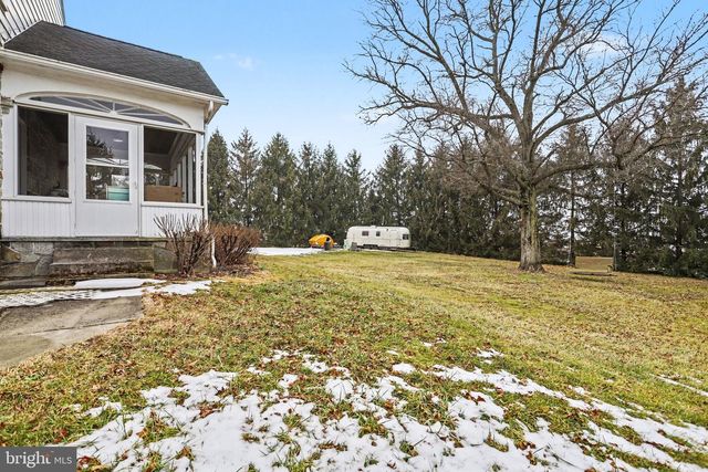 1068 GRANDVIEW RD, Hanover, PA 17331