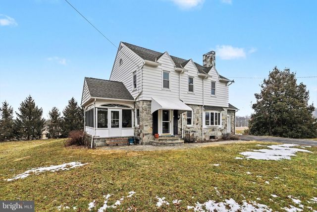 1068 GRANDVIEW RD, Hanover, PA 17331