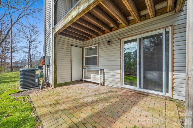 9119 Spyglass Place 9119D, Charlotte, NC 28214