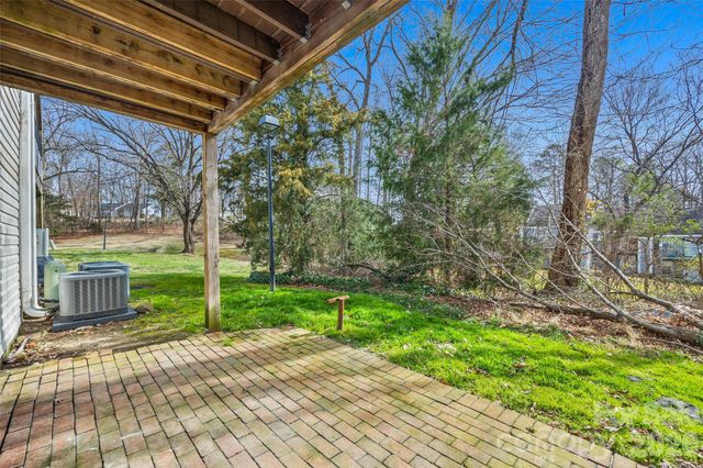 9119 Spyglass Place 9119D, Charlotte, NC 28214