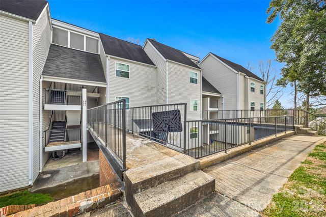 9119 Spyglass Place 9119D, Charlotte, NC 28214
