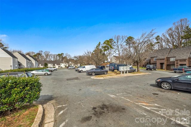 9119 Spyglass Place 9119D, Charlotte, NC 28214