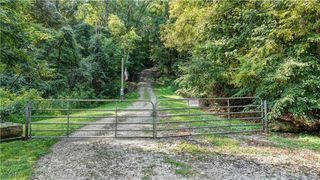 7500 Tracy Road SE, Uhrichsville, OH 44683