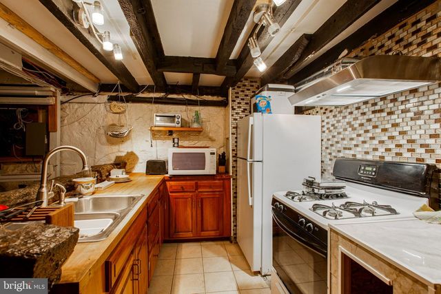 733 N 24TH, Philadelphia, PA 19130