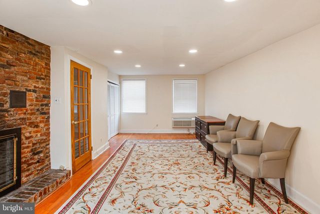 733 N 24TH, Philadelphia, PA 19130