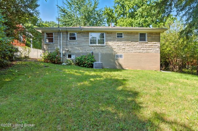 3501 Huon Dr, Louisville, KY 40218