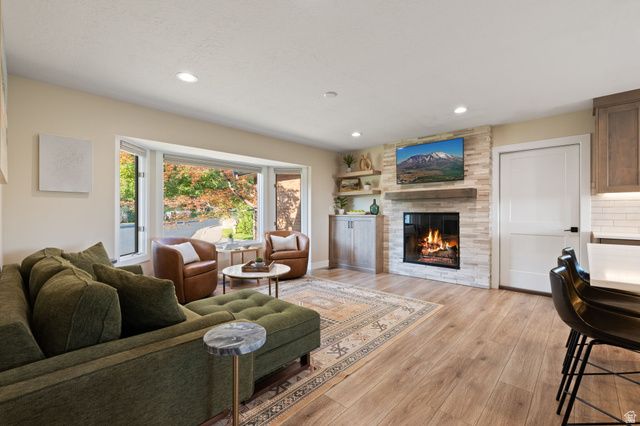 1683 WHISPERING OAKS DR, Ogden, UT 84403