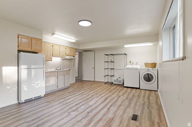 1683 WHISPERING OAKS DR, Ogden, UT 84403