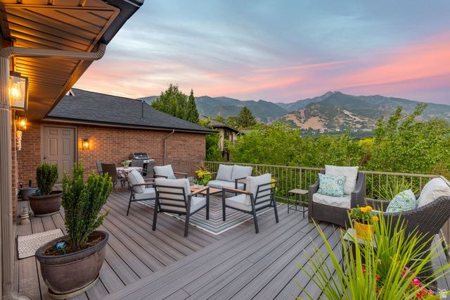 1683 WHISPERING OAKS DR, Ogden, UT 84403