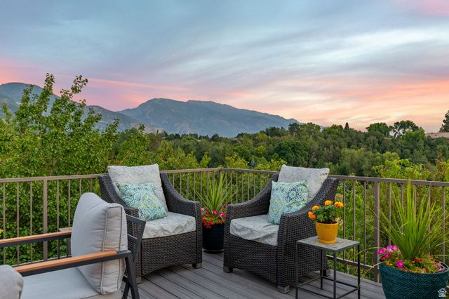 1683 WHISPERING OAKS DR, Ogden, UT 84403