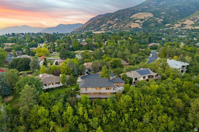 1683 WHISPERING OAKS DR, Ogden, UT 84403