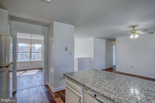 8 LOCHVIEW DR, Bear, DE 19701