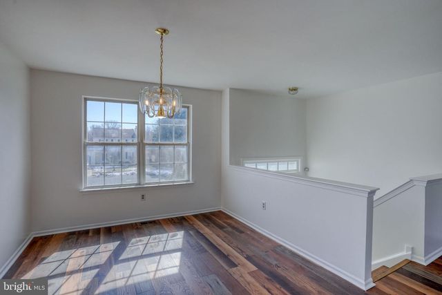 8 LOCHVIEW DR, Bear, DE 19701