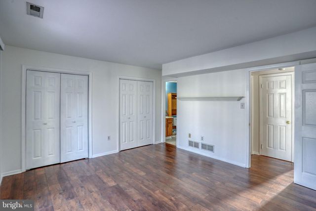 8 LOCHVIEW DR, Bear, DE 19701