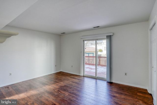 8 LOCHVIEW DR, Bear, DE 19701