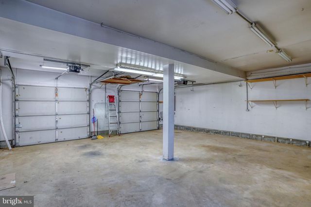 8 LOCHVIEW DR, Bear, DE 19701