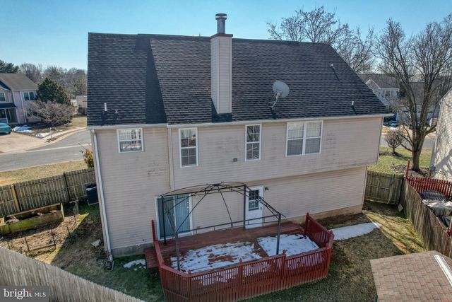 8 LOCHVIEW DR, Bear, DE 19701