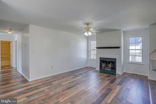 8 LOCHVIEW DR, Bear, DE 19701