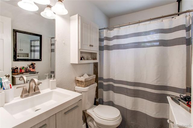 14200 E 22nd Place, Aurora, CO 80011