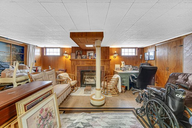 928 176th Street, Hammond, IN 46324