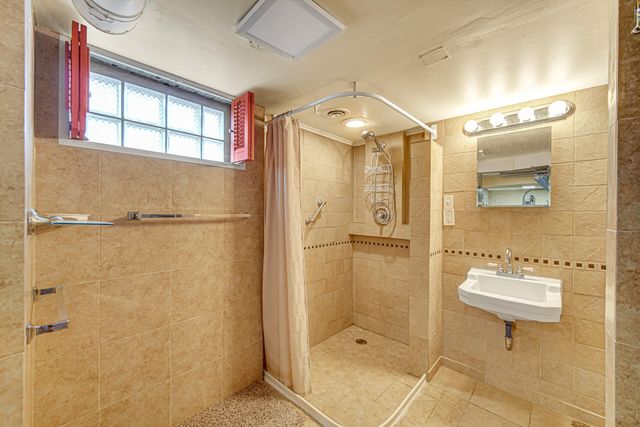 928 176th Street, Hammond, IN 46324