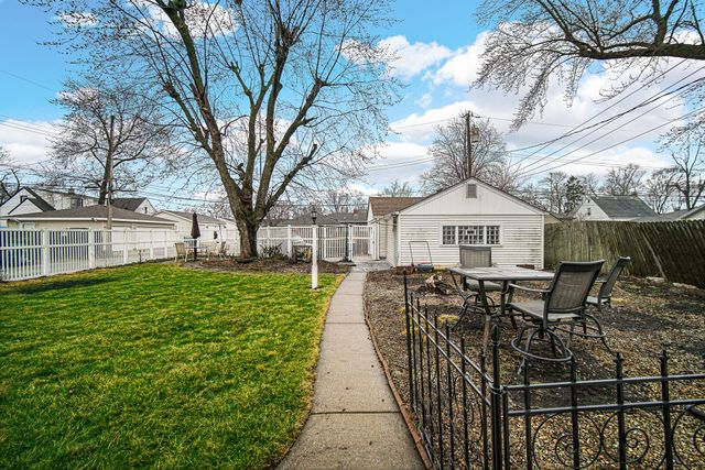 928 176th Street, Hammond, IN 46324