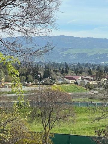 554 Dovecote Lane 2, Livermore, CA 94551